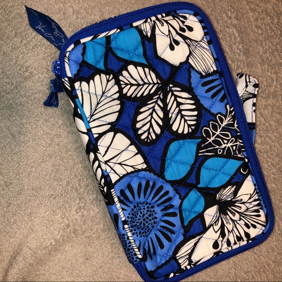 Vera Bradley Handbags - Vera Bradley Blue Bayou cosmetic case